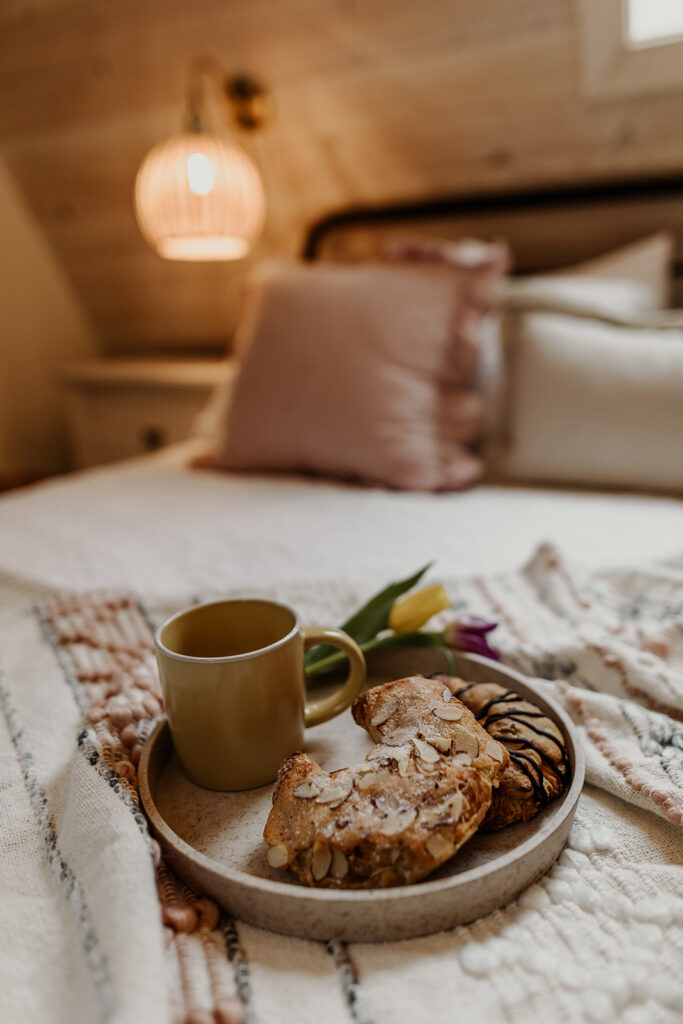 Sunshine Valley cabin bedroom