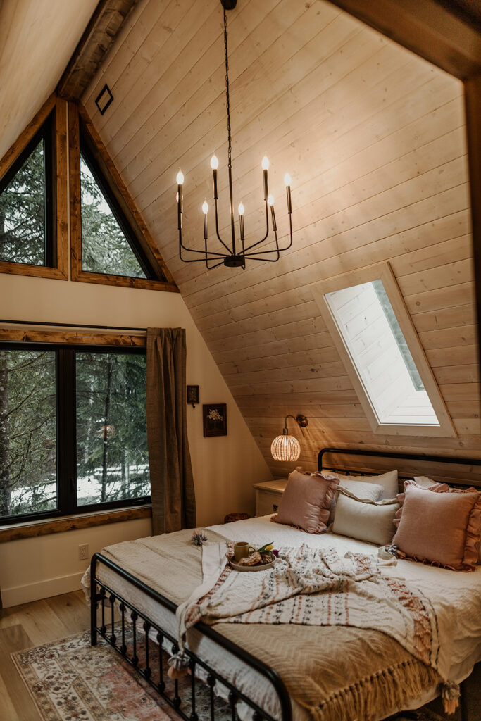 Sunshine Valley accommodation bedroom