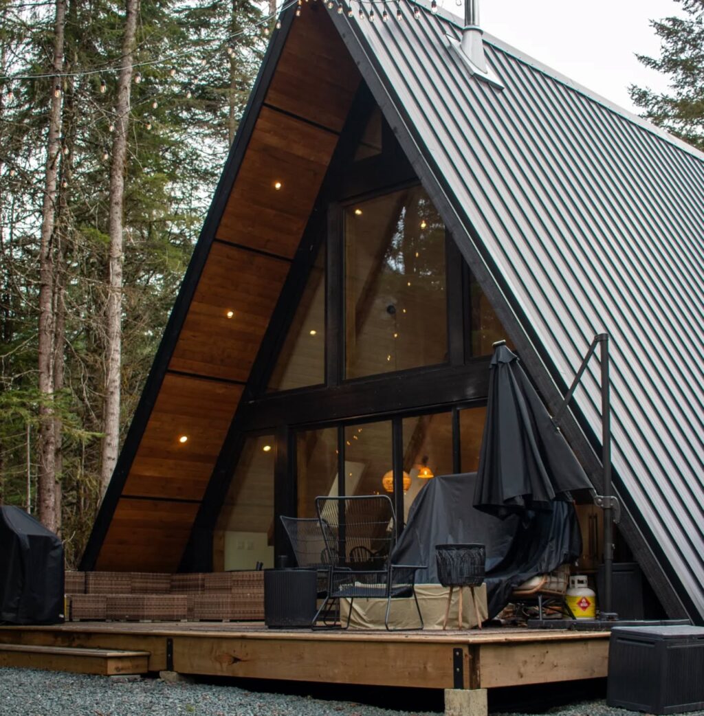 Instagram post from thehiddeneh. This post is in position 1.