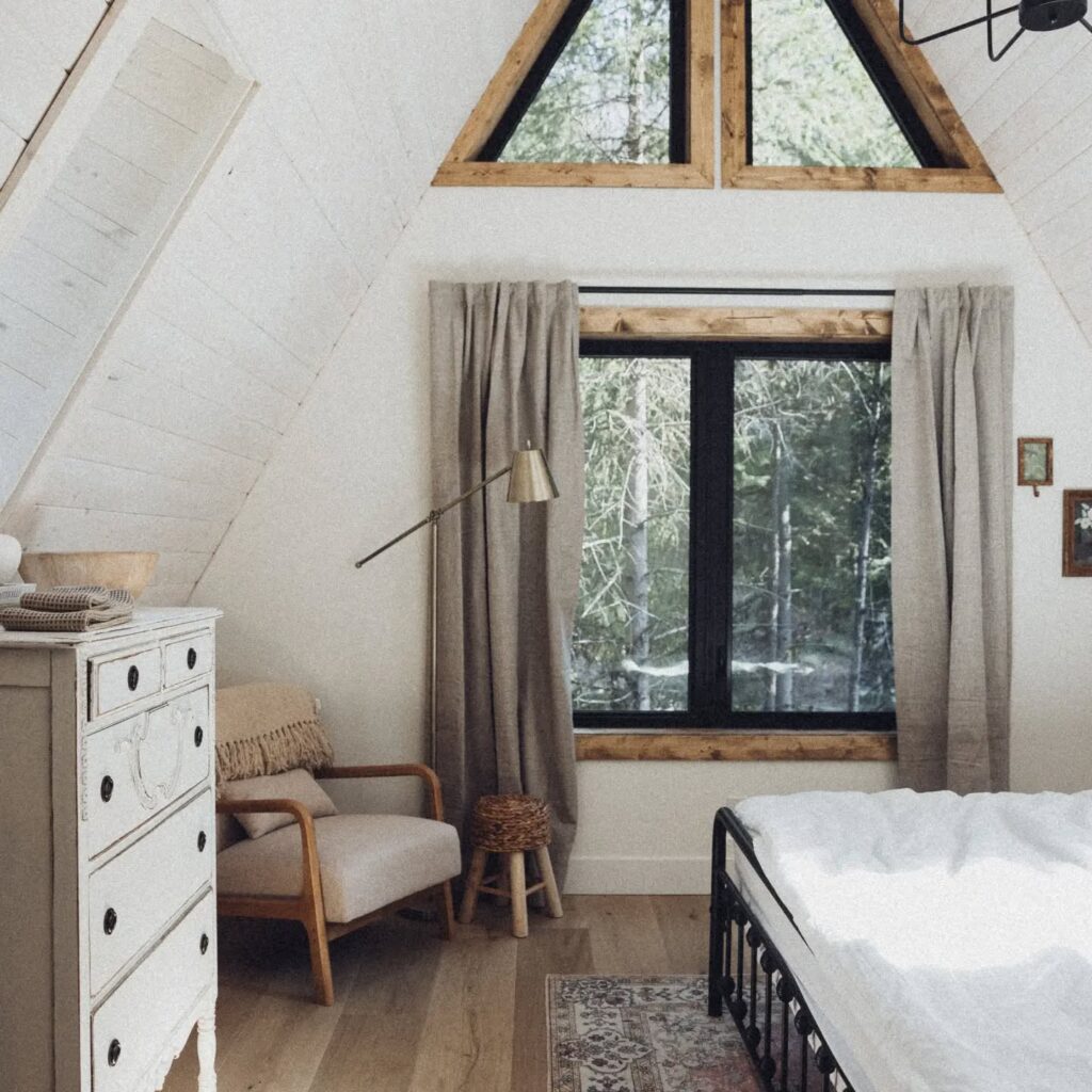 Instagram post from thehiddeneh. This post is in position 2.