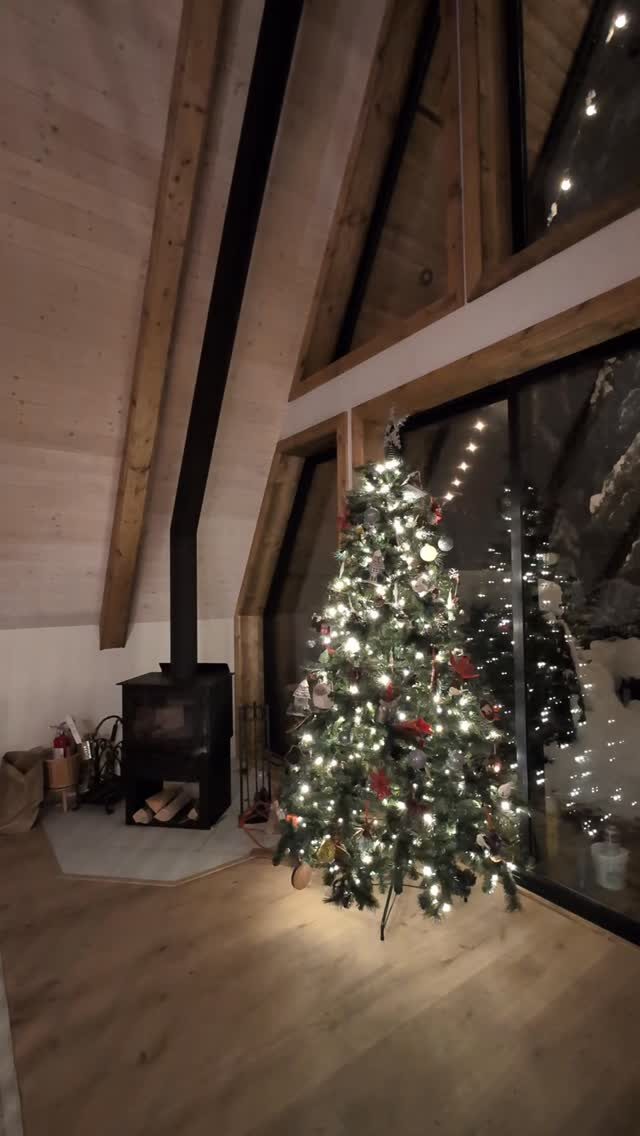 Instagram post from thehiddeneh. This post is in position 4.